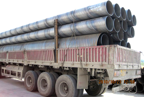 630<a href=http://www.m.yikejingrui.cn target=_blank class=infotextkey>螺旋焊接鋼管</a>裝車